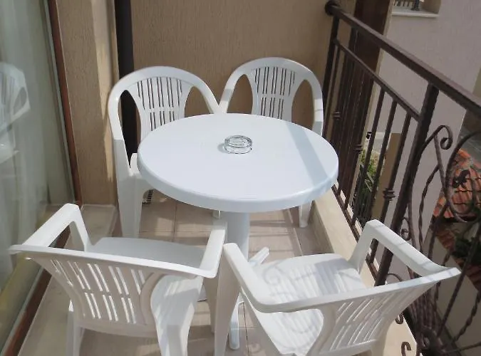 Porto Paradiso Complex سفيتي فلاس